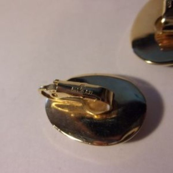 "Sarah Coventry Evening Profile Cameo Clip Earrings " - Picture 4 of 5